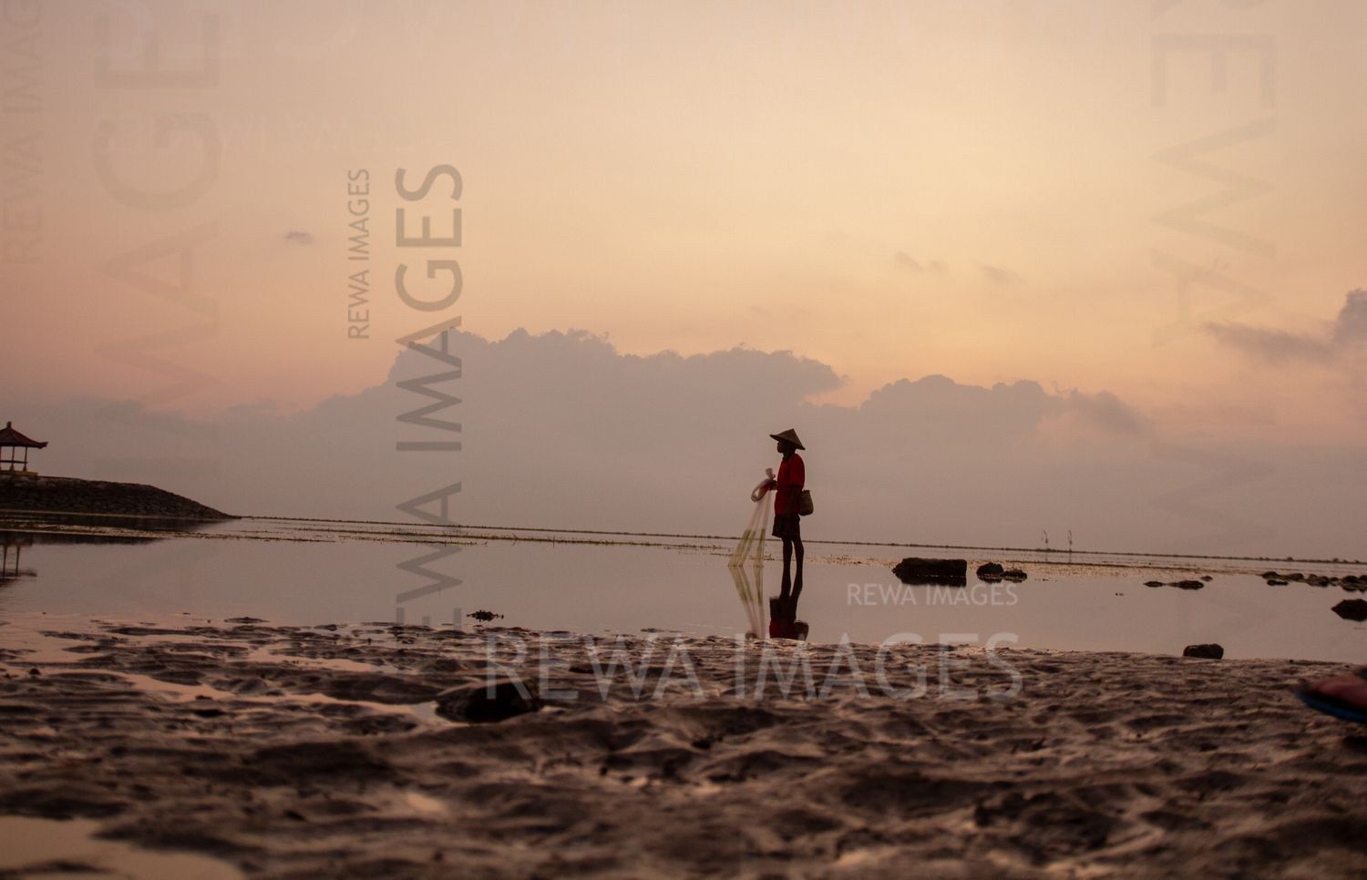 Fisherman and the sea